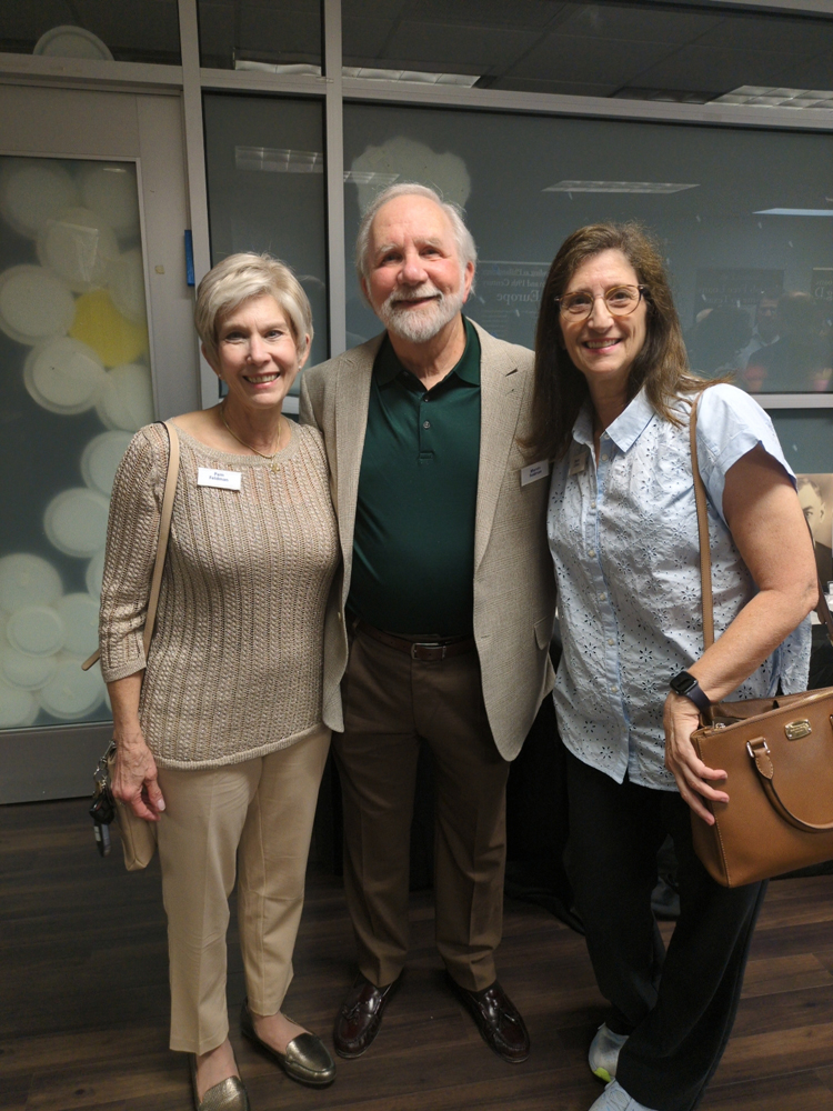 dallas jewish community no interest loans DHFLA Past President Marvin Feldman with wife Pam and Guest