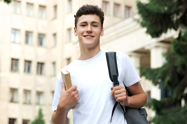 Interest free student loan Higher education college freshman